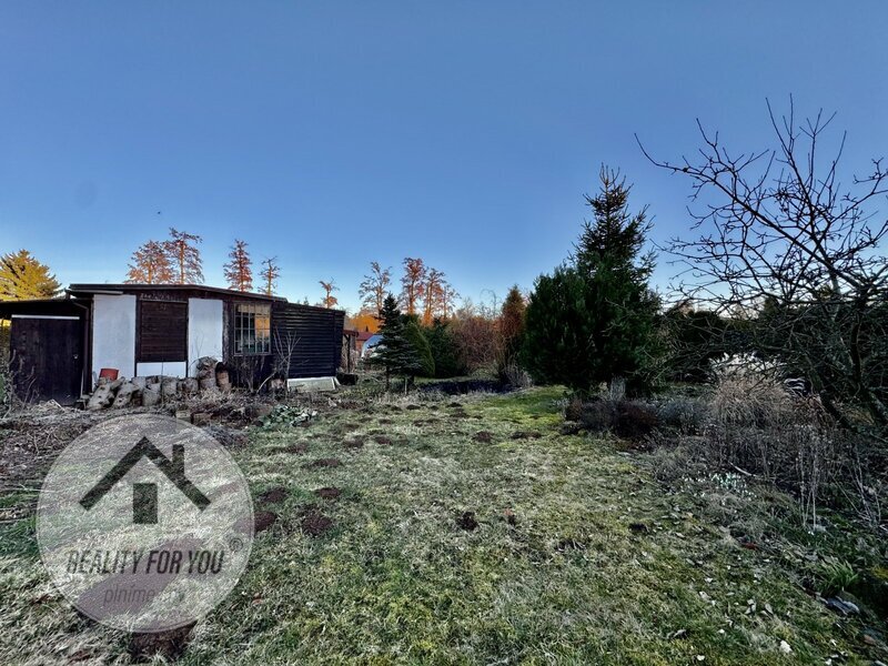 Zahrádka 400 m2 v zahrádkářské osadě Kníže - Jičín