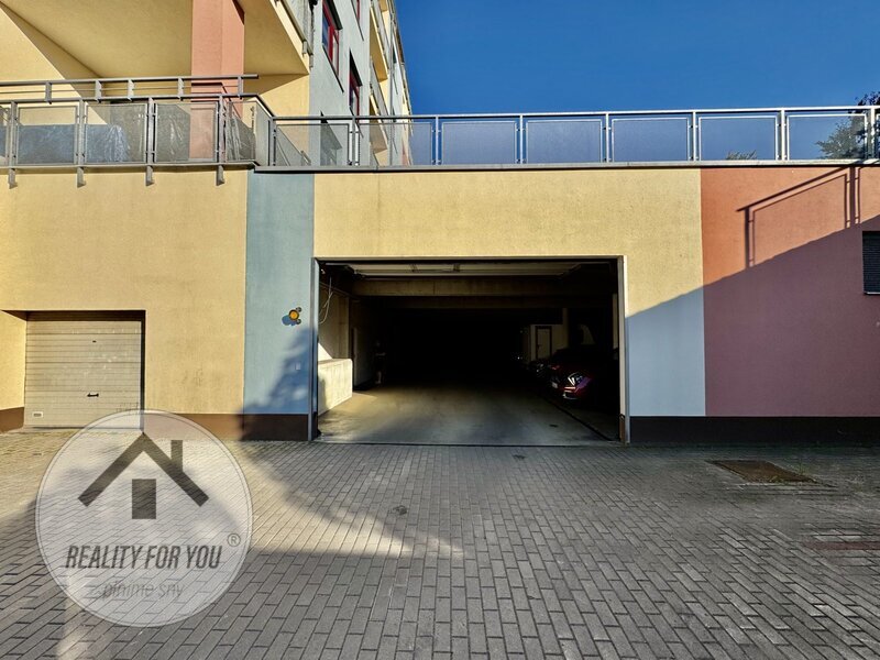 Prodej garážového stání v ul. Uralská, Liberec III - Jeřáb