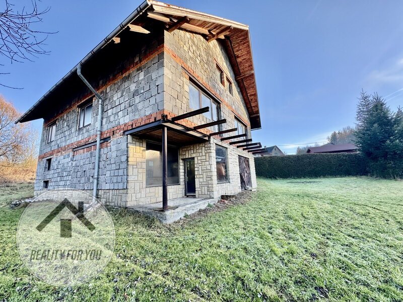 Rozestavěný rodinný dům v obci Jesenný, okr. Semily