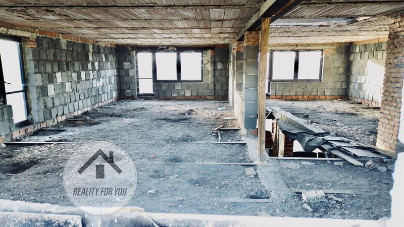 Rozestavěný rodinný dům v obci Jesenný, okr. Semily