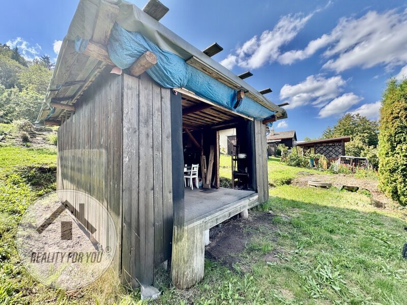 Prodej zahrádky o výměře 400 m2 v poslední linii zahrádkářské osady Treperka v Semilech