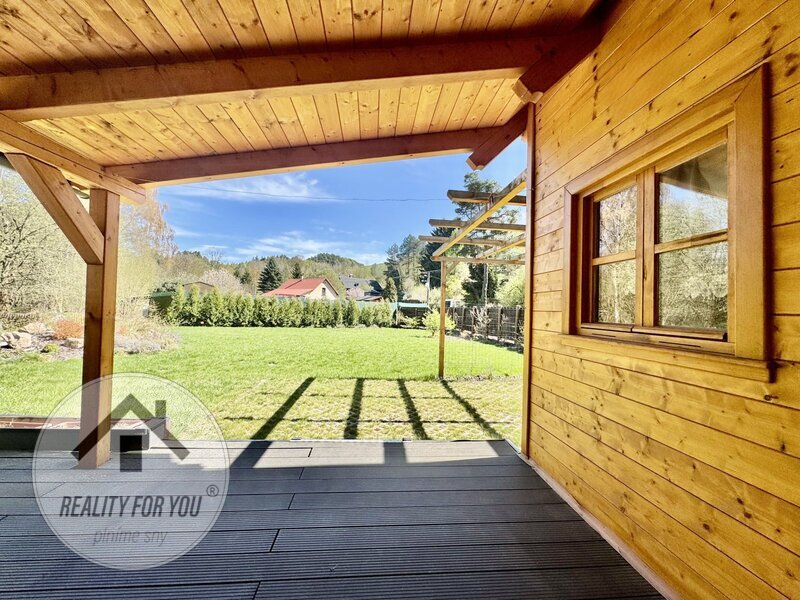 Novostavba dřevěné chatky se zahradou v TOP lokalitě - Noviny pod Ralskem