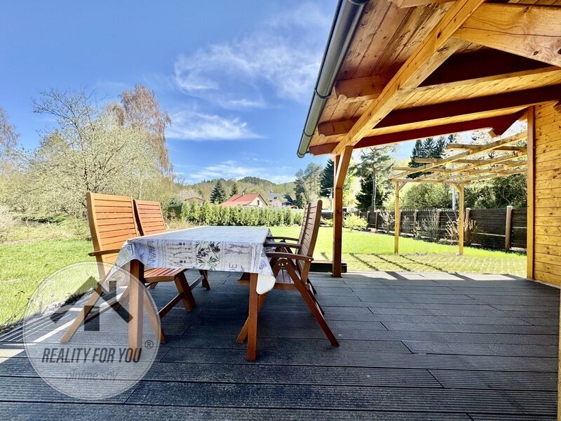 Novostavba dřevěné chatky se zahradou v TOP lokalitě - Noviny pod Ralskem