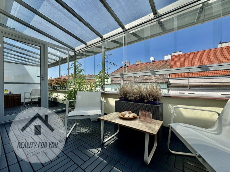 Moderní a nadčasový byt 2+kk s krásnými terasami, ul. U Balabenky - Praha 8