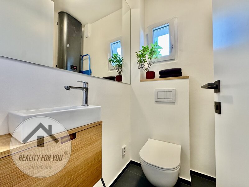 Moderní a nadčasový byt 2+kk s krásnými terasami, ul. U Balabenky - Praha 8
