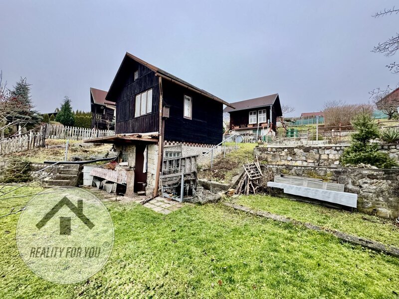 Prodej zahrádky se zděnou chatkou v oblíbené lokalitě Děčína VI - Letné