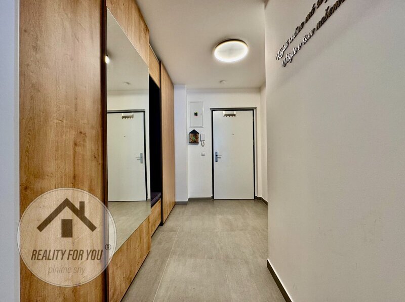 Moderní a vzdušný byt 3+kk s velkou zahrádkou Praha - Dolní Chabry