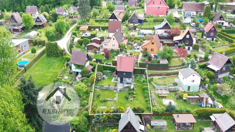 Prodej krásné zahrádky s chatkou ve Svárově - Stráž nad Nisou