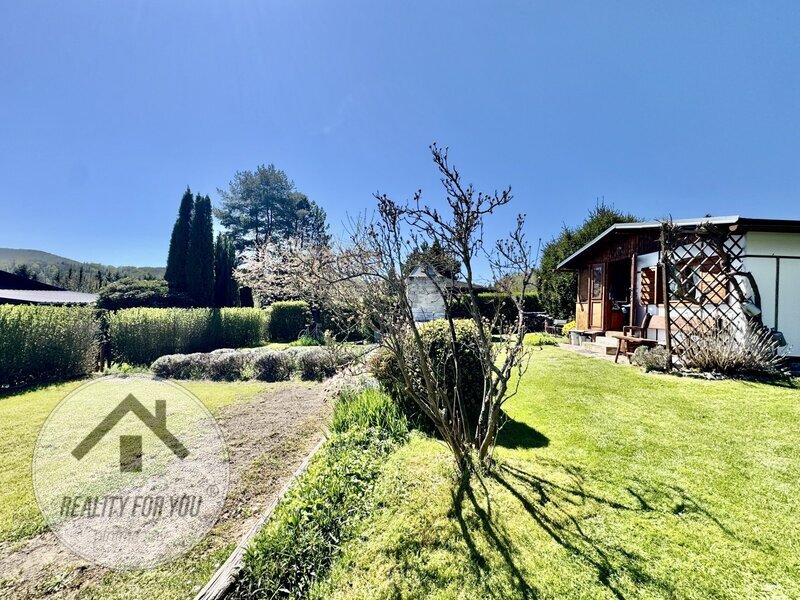 Prodej zavedené zahrady s chatkou v Benešově nad Ploučnicí