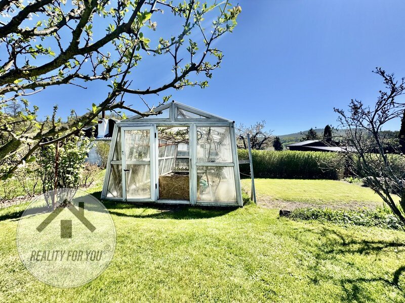 Prodej zavedené zahrady s chatkou v Benešově nad Ploučnicí