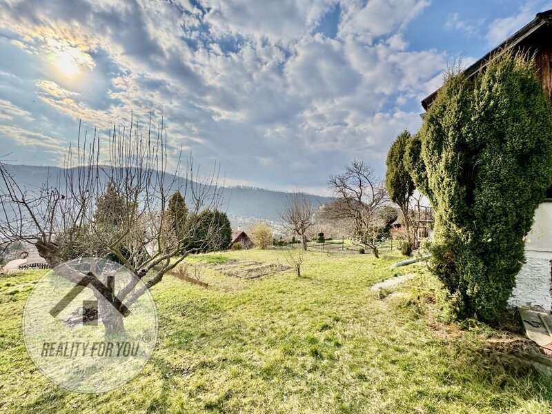 Prodej zděné chatky s velkým pozemkem v Ústí nad Labem - Střekově