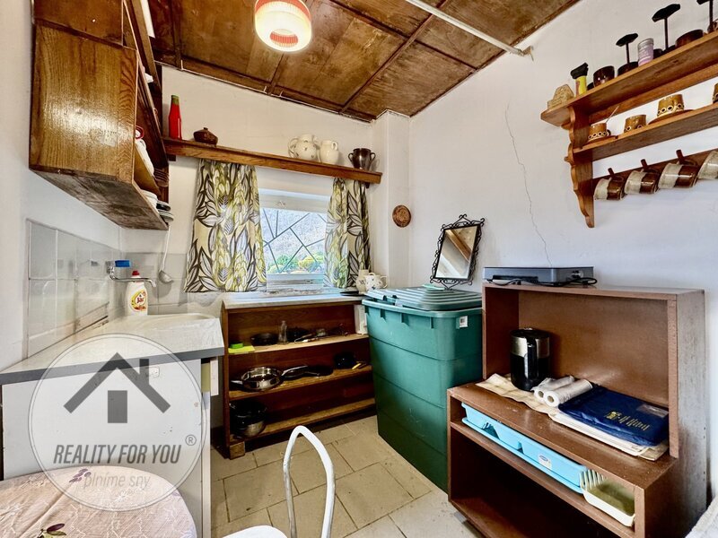 Prodej zděné chatky s velkým pozemkem v Ústí nad Labem - Střekově