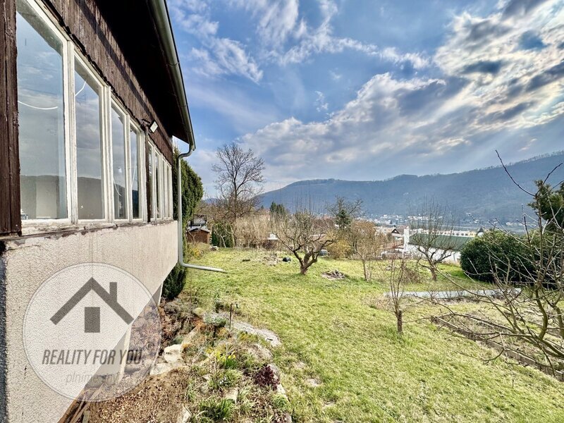 Prodej zděné chatky s velkým pozemkem v Ústí nad Labem - Střekově