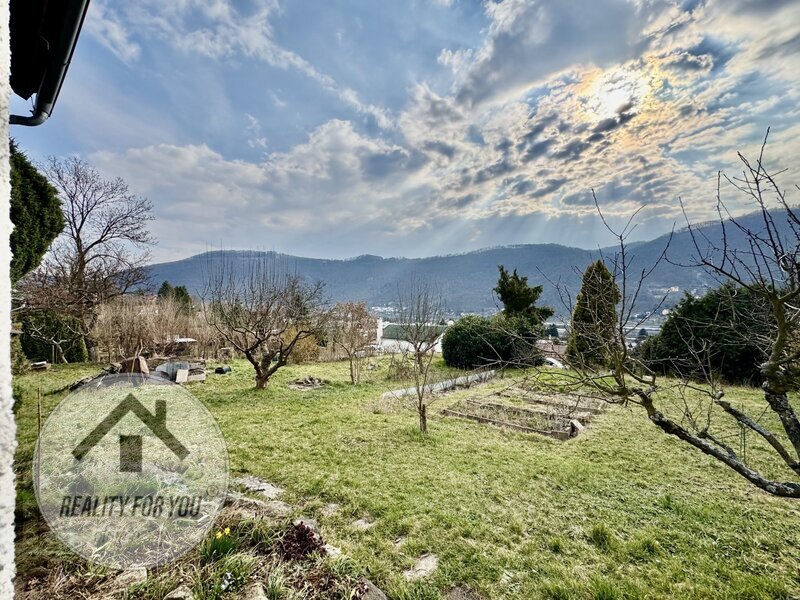 Prodej zděné chatky s velkým pozemkem v Ústí nad Labem - Střekově