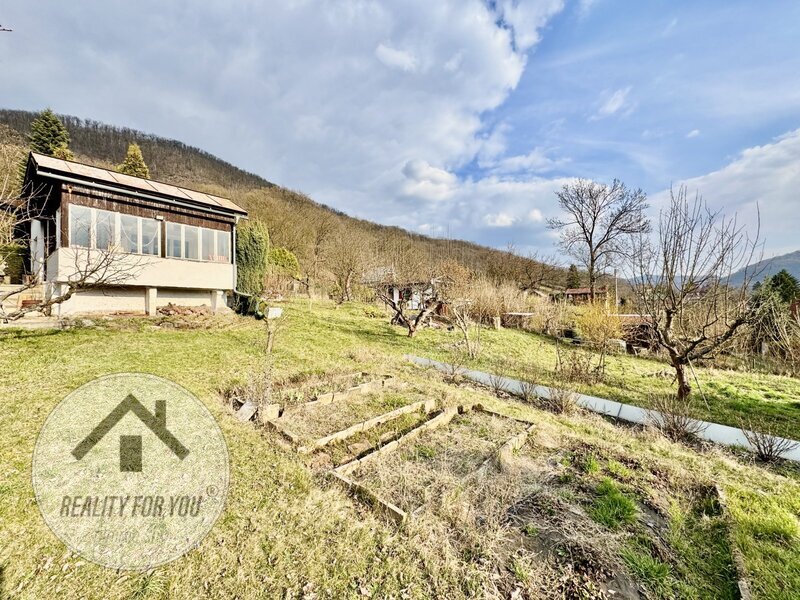 Prodej zděné chatky s velkým pozemkem v Ústí nad Labem - Střekově