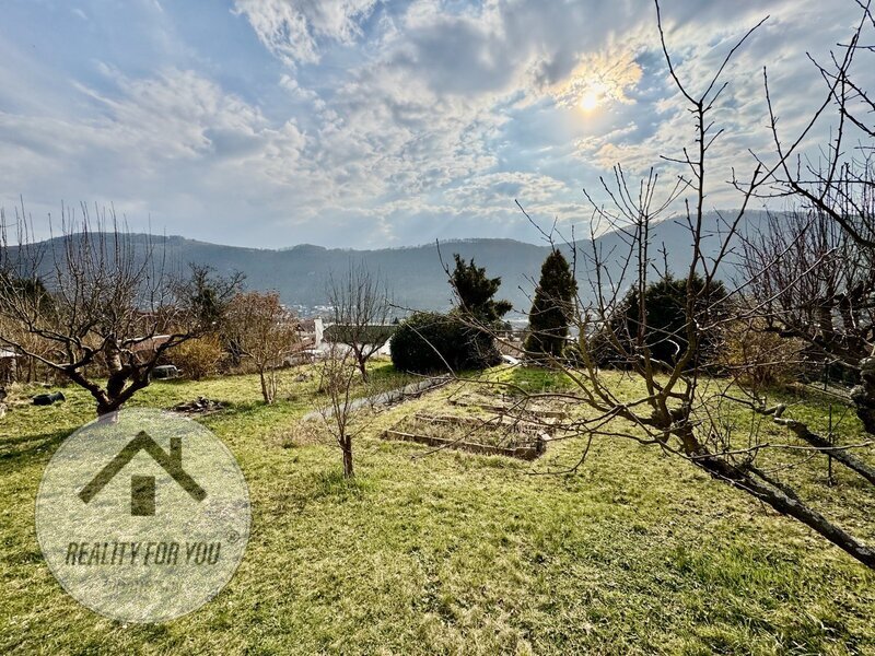 Prodej zděné chatky s velkým pozemkem v Ústí nad Labem - Střekově