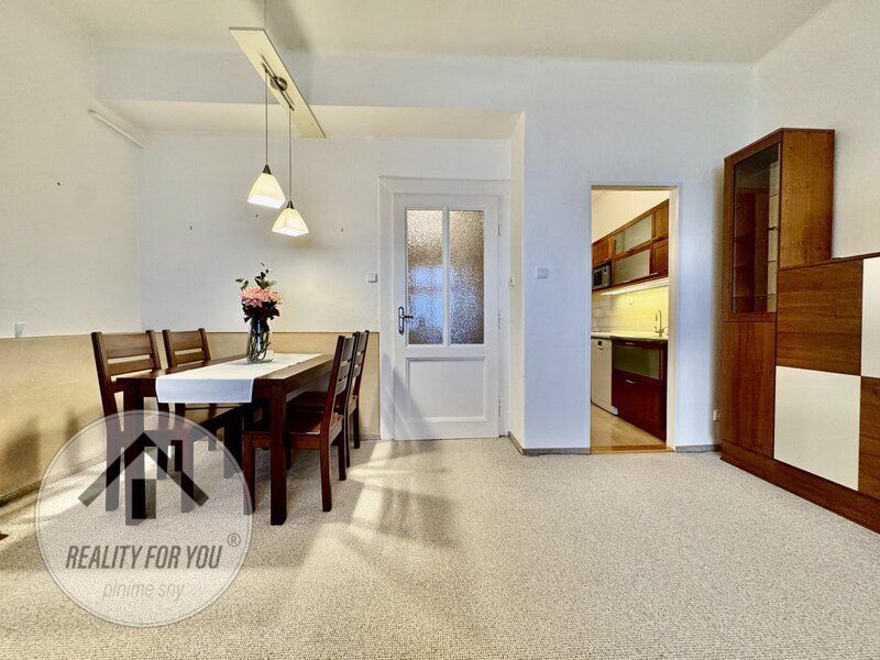 Prodej velkého bytu 3+kk v osobním vlastnictví na skvělé adrese ul. Heydukova - Praha 8