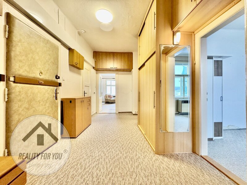 Prodej velkého bytu 3+kk v osobním vlastnictví na skvělé adrese ul. Heydukova - Praha 8