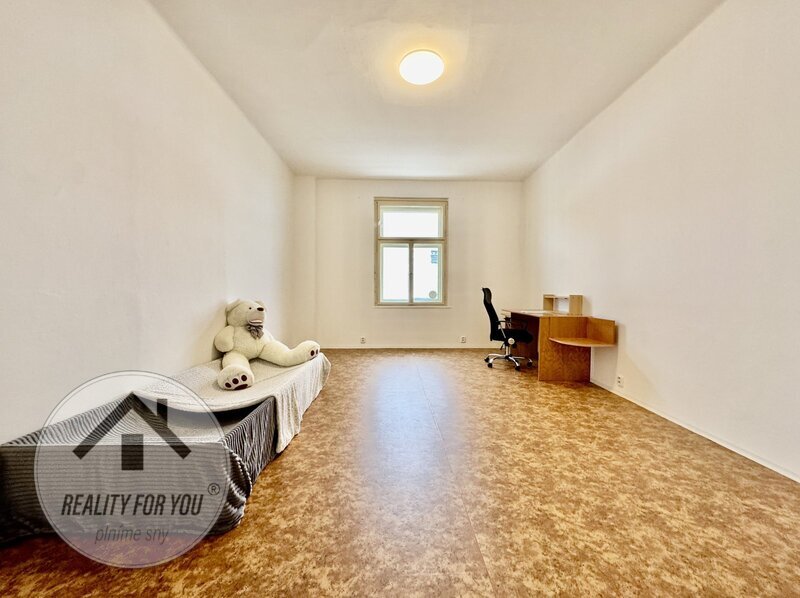 Prodej velkého bytu 3+kk v osobním vlastnictví na skvělé adrese ul. Heydukova - Praha 8