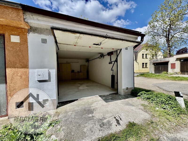 Prodej garáže po kompletní rekonstrukci v ul. V Nivách - Jablonec nad Nisou