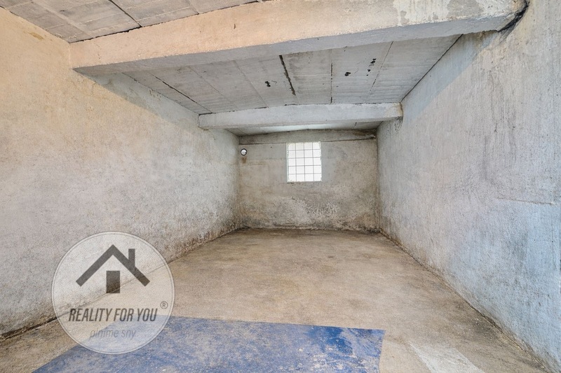 Prodej řadové garáže s velkým pozemkem v ul. 3.května - Semily