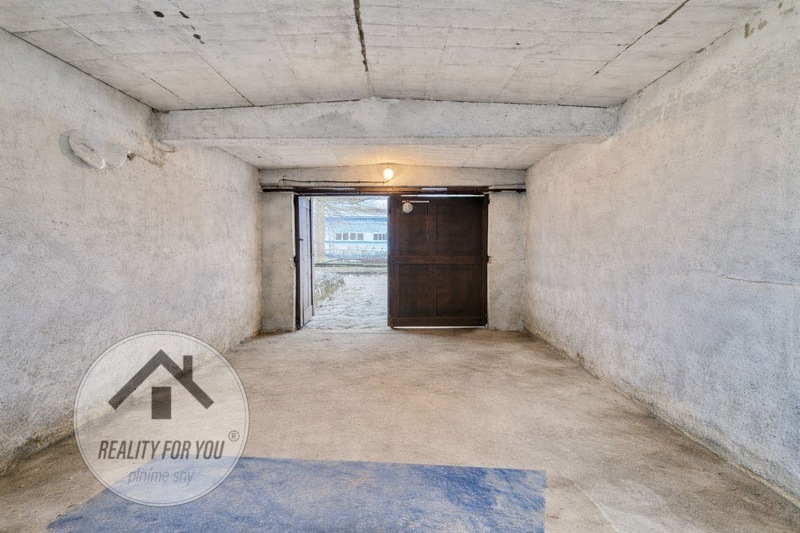 Prodej řadové garáže s velkým pozemkem v ul. 3.května - Semily