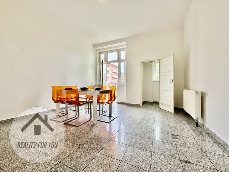 Prodej bytu 3+1 s velkorysou podlahovou plochou 125 m2, ul. Drahobejlova, Praha 9