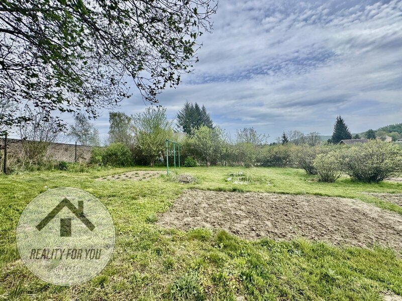 Prodej velké zahrady 1072 m2 v obci Šluknov - Císařský