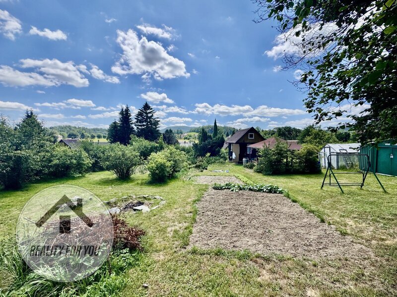 Prodej velké zahrady 1072 m2 v obci Šluknov - Císařský