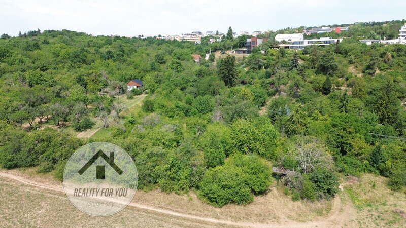 Pronájem velké zahrady  v Praze – Troji  - 1 200 m² | Jedinečný pozemek s velkým potenciálem
