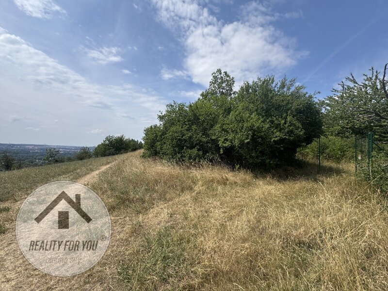 Pronájem velké zahrady  v Praze – Troji  - 1 200 m² | Jedinečný pozemek s velkým potenciálem