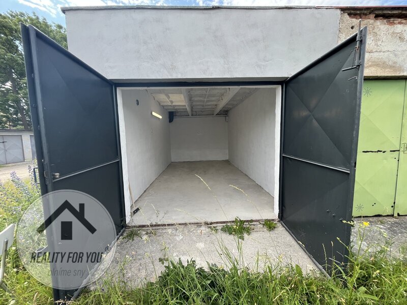 Dlouhodobý pronájem garáže po kompletní rekonstrukci - Mladá Boleslav