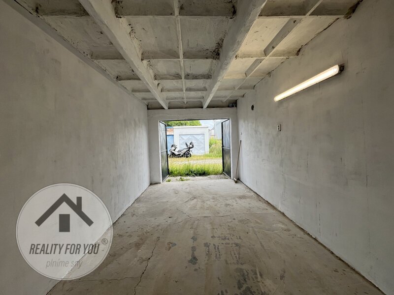 Dlouhodobý pronájem garáže po kompletní rekonstrukci - Mladá Boleslav